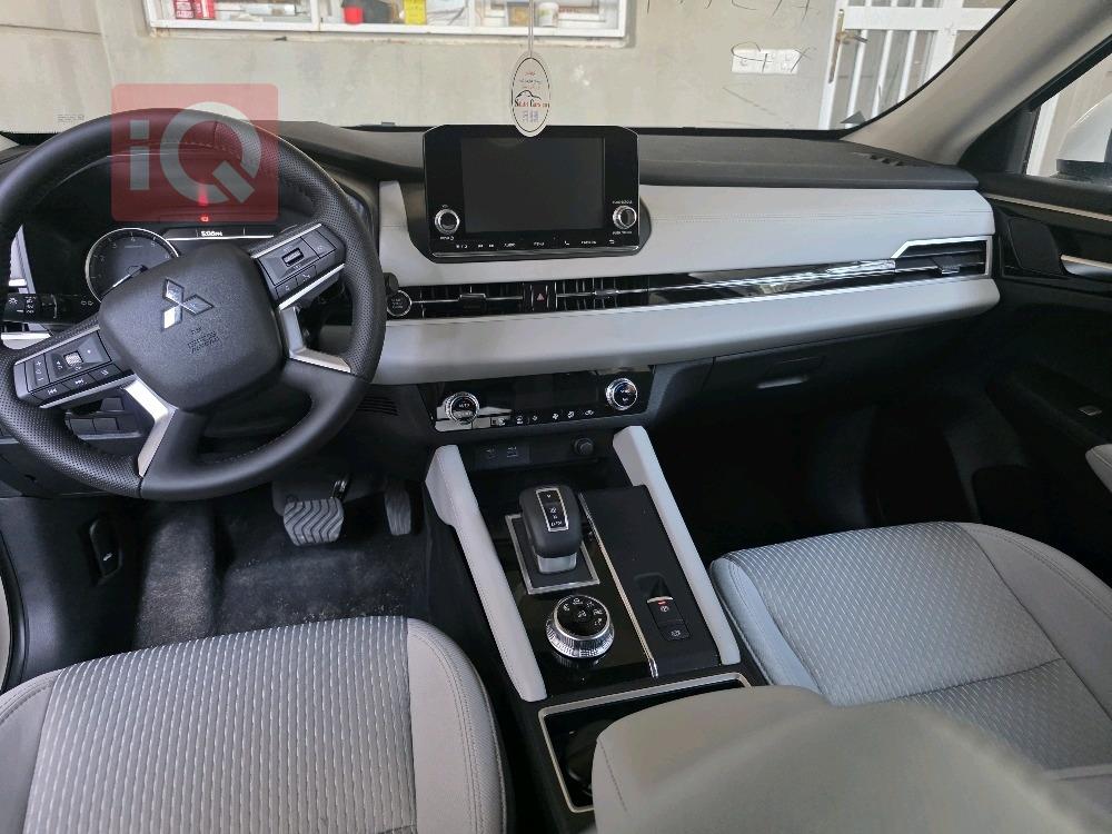 ميتسوبيشي اوتلاندر